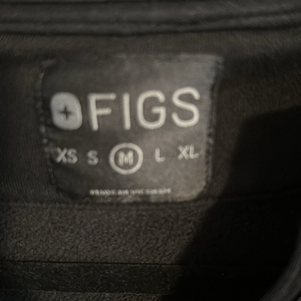 Figs Women's On-Shift Full Zip Hoodie - Black - Picture 4 of 4